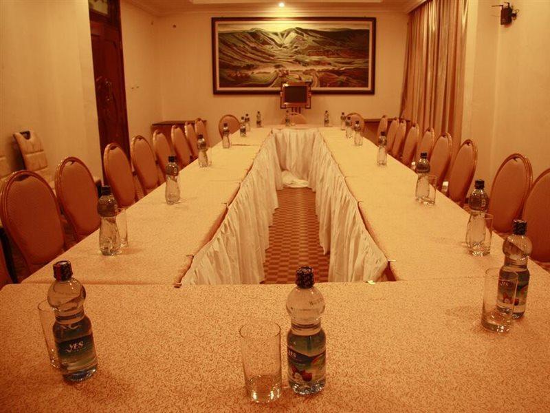 Caravan Hotel Addis Abeba Esterno foto
