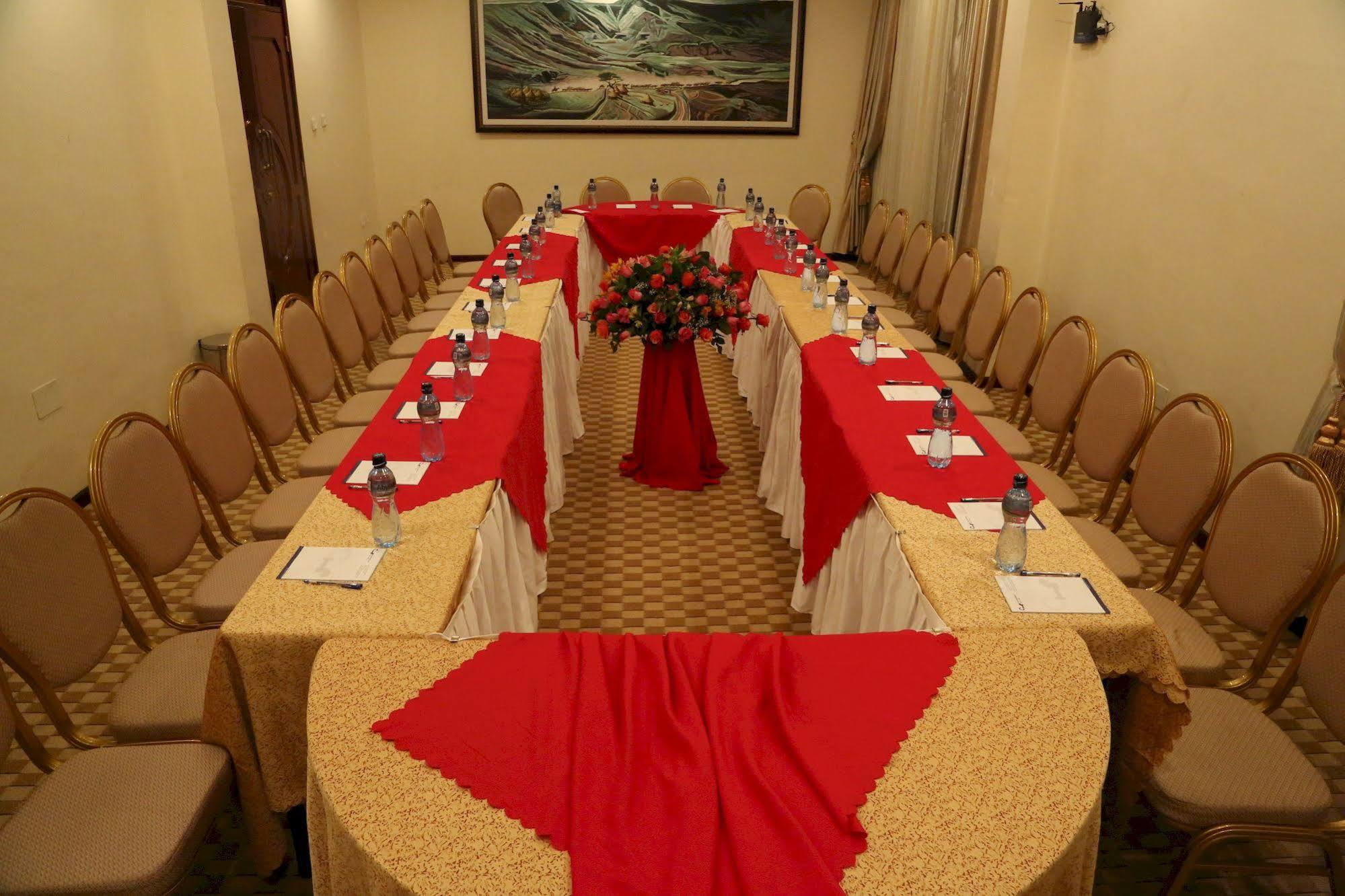 Caravan Hotel Addis Abeba Esterno foto
