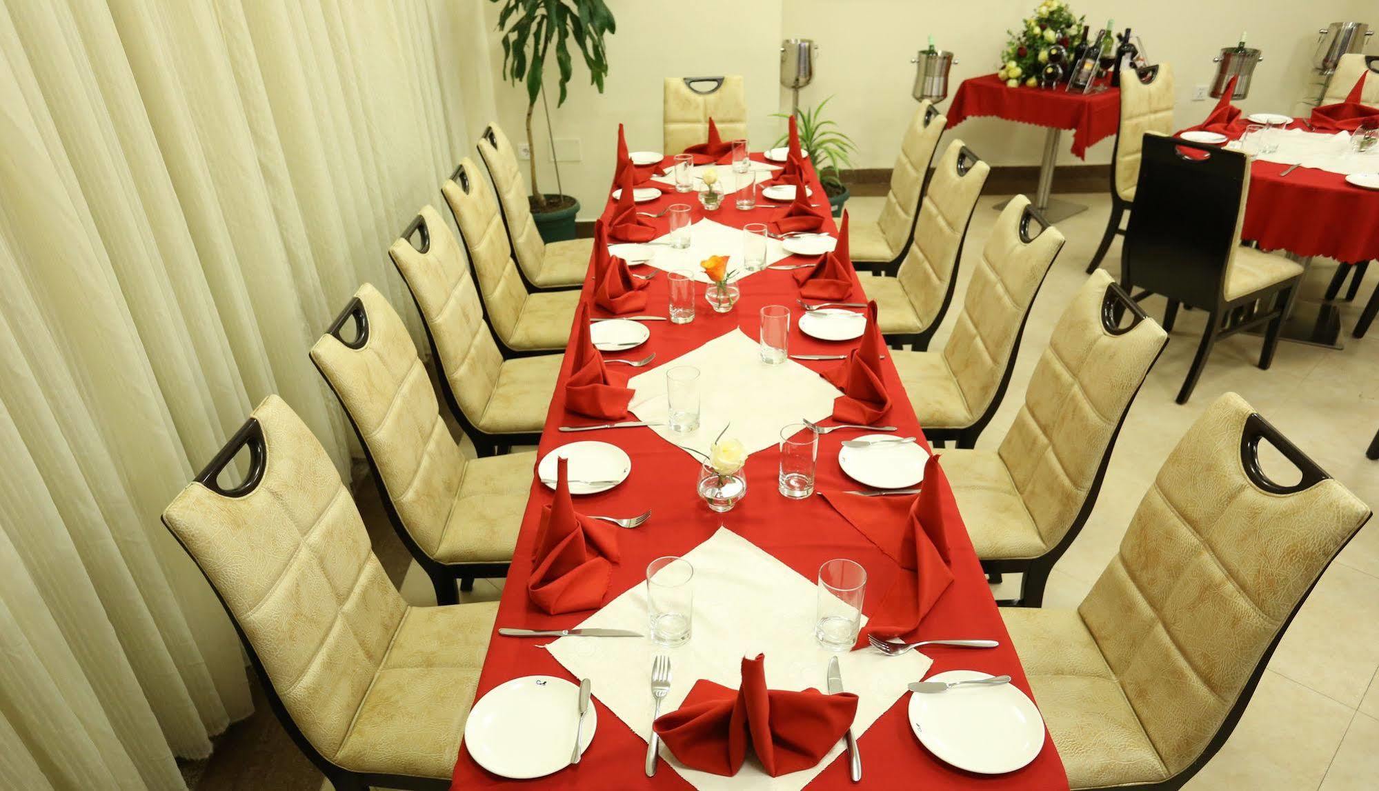 Caravan Hotel Addis Abeba Esterno foto
